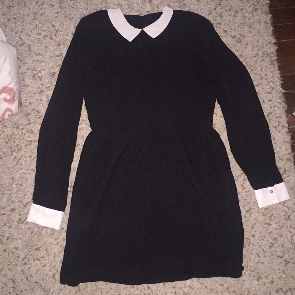 Black long sleeved dress